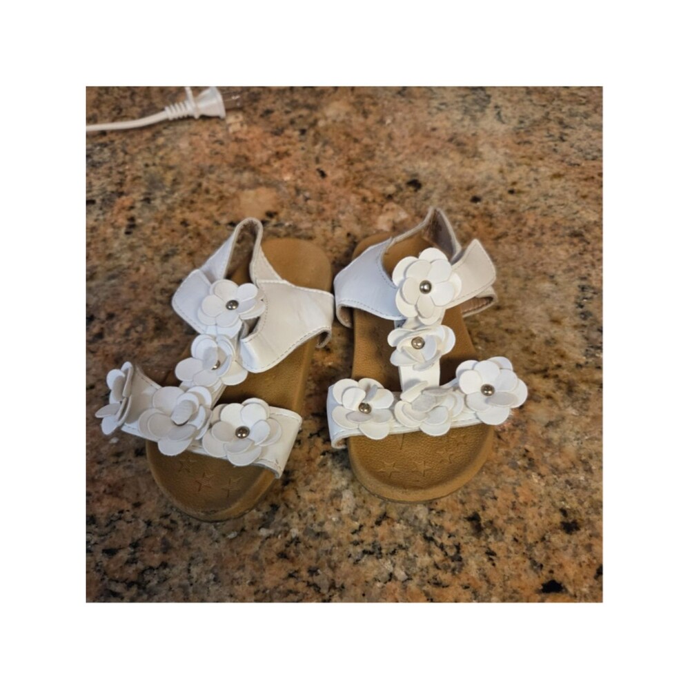 Girls Comfy Kids White Floral Sandals Size 9 Toddler